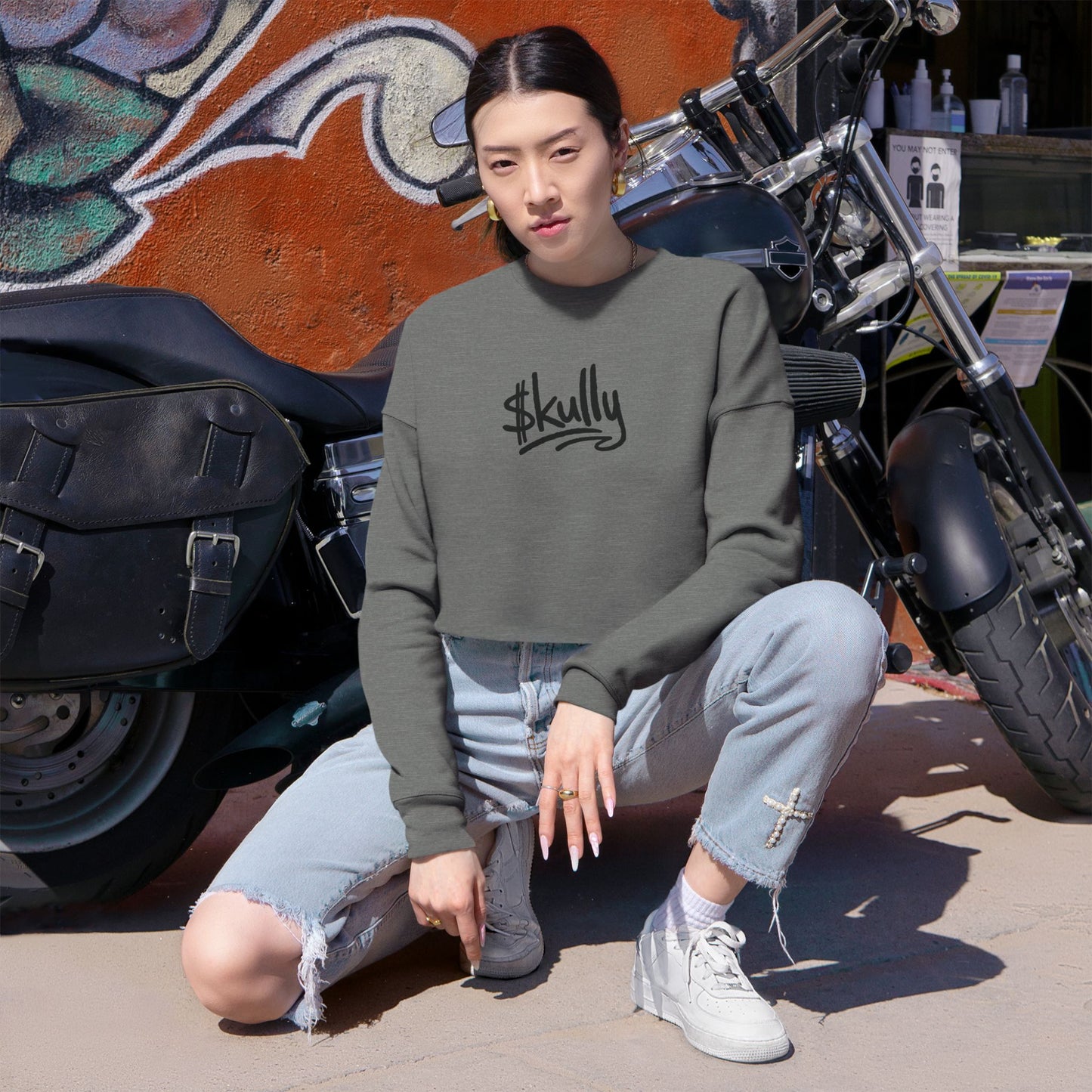 DAB Skully Graphic Cropped Sweatshirt | skull crown streetwear